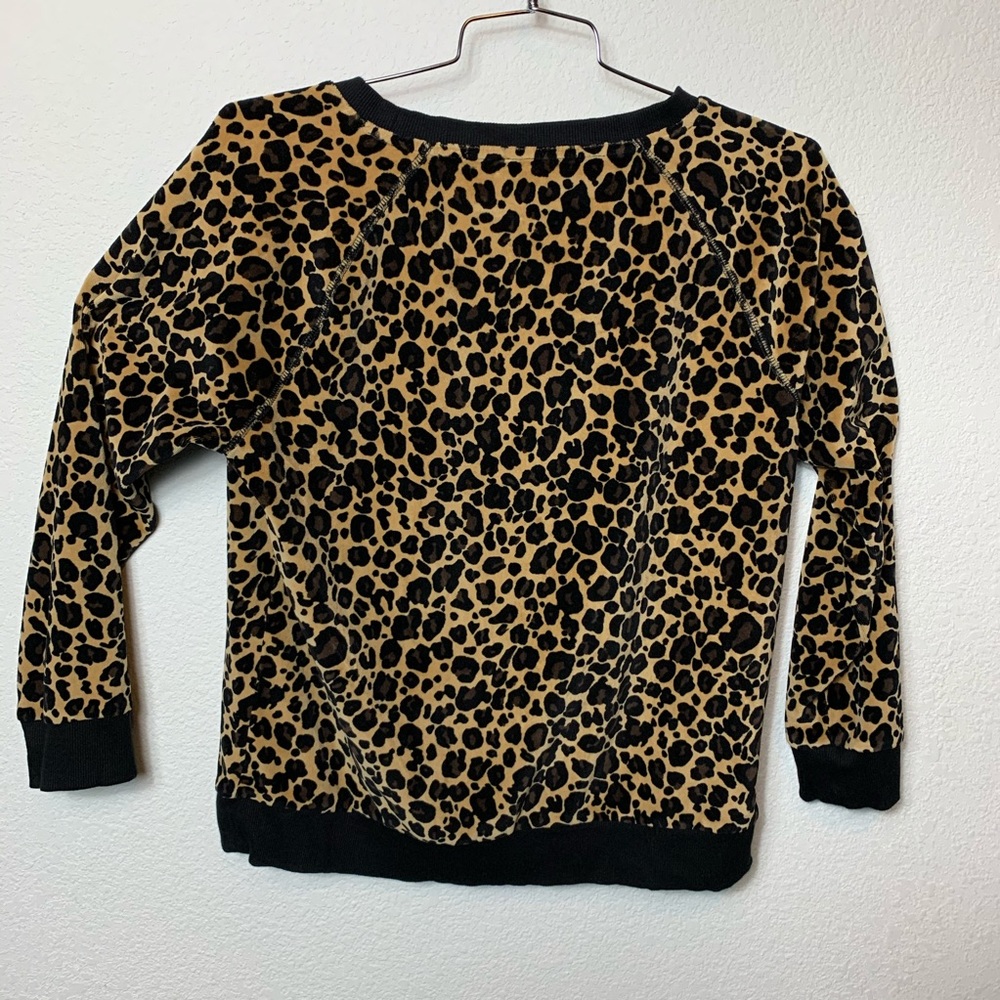 Liz Claiborne Sport Animal Print pullover Top - Picture 2 of 3